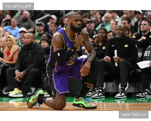 六人得分上双 湖人二番战力克勇士稳固季后赛席位 六人得分上双 湖人二番战力克勇士稳固季后赛席位