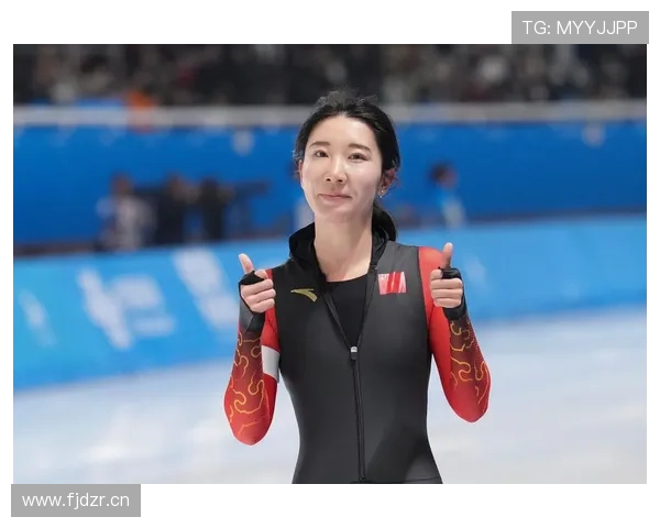 中国冰雪速度滑冰队首批队员出征世界杯展现中国力量精彩风采瞬间