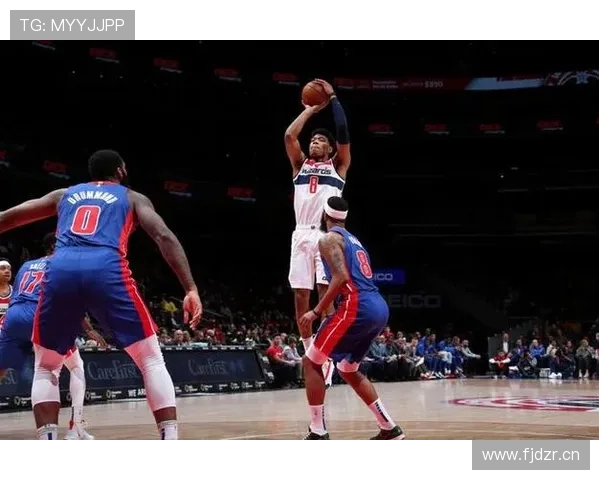 八村塁背身强打突破防守急停跳投精准命中助力球队获胜